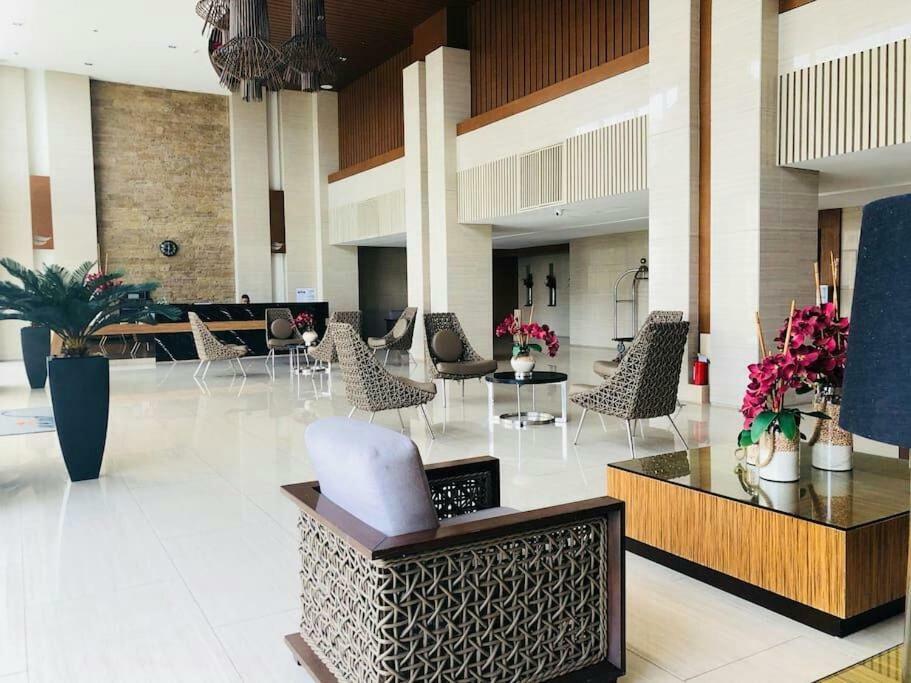 Taal Lake View Wind Residences By Smco Tagaytay City Eksteriør bilde